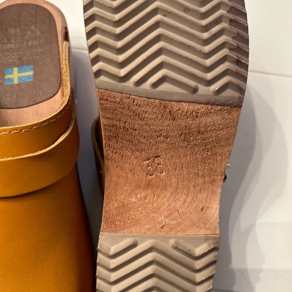 Mia Alma Clogs/ Free People - Picture 7 of 9